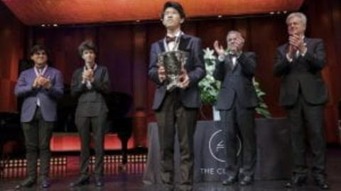 Aristo Sham receiving first prize at the Van Cliburn Piano Competition.
