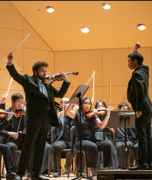 Ethan Chaves performing